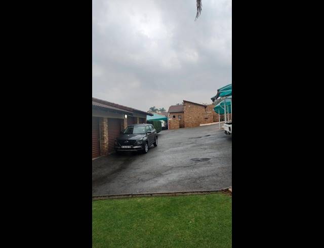 2 BEDROOM TOWNHOUSE FOR SALE IN RANGE VIEW
